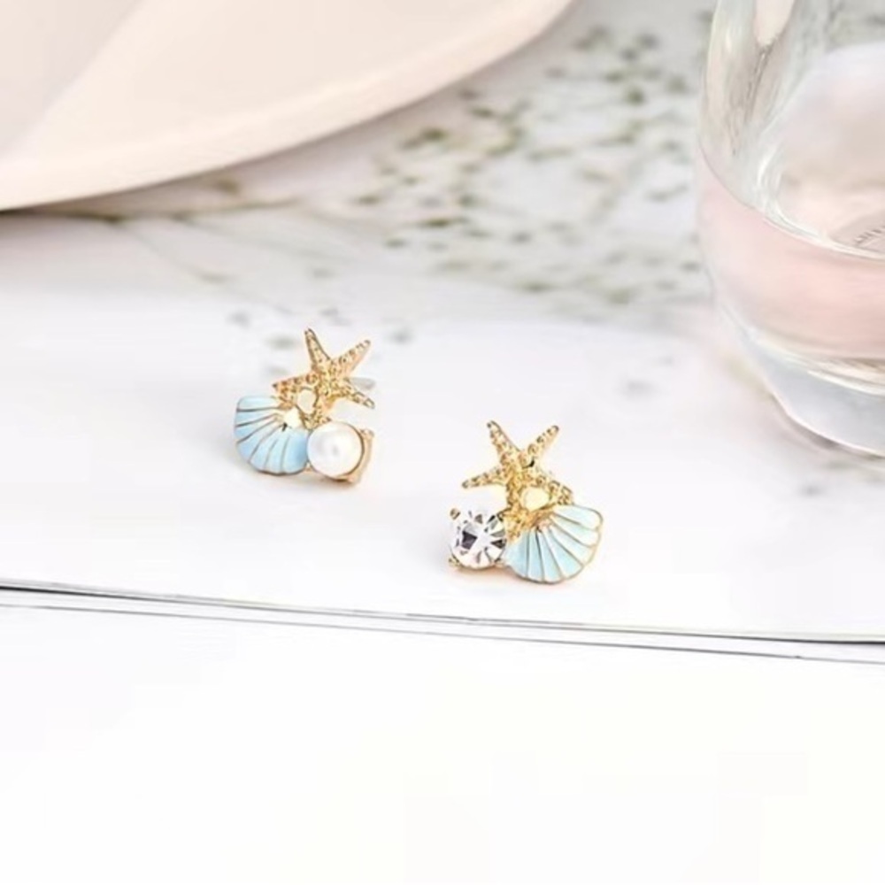 Pearl And Opal Seashell Earrings - Blue